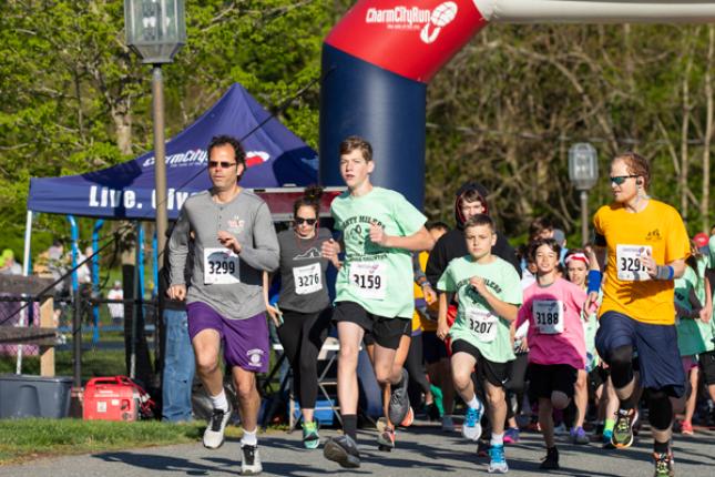 Participants running at the 2019 ROAR for Kids event
